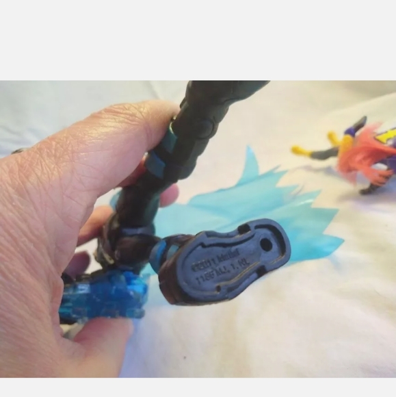 LOT OF 4 Marvel Action Figures Wasp Titan Hero Series, Batman+ 5" to 12" 2011-17 - Picture 5 of 5